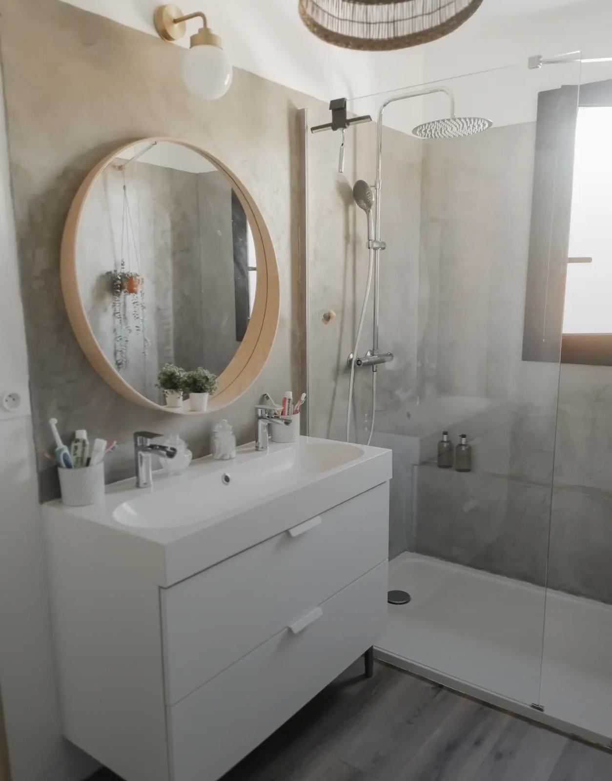 DOUCHE APRÈS